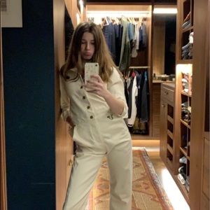 Meet your Posher, Iris